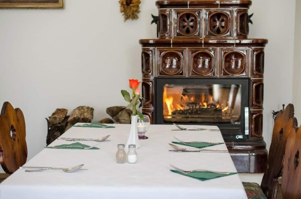 Lesni Hotel Perslak Nová Bystřice Extérieur photo