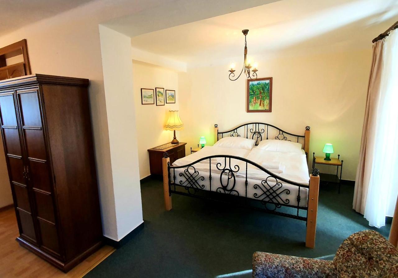 Lesni Hotel Perslak Nová Bystřice Extérieur photo